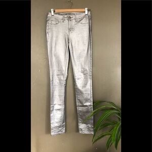 ⭐️HP⭐️ Bianco Silver waxed Jeans- size 27